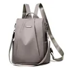 Sac à Dos Femme Design en Cuir Vegan — Gris