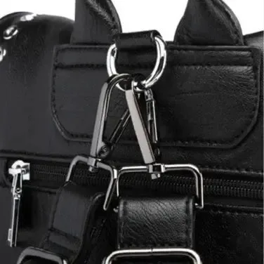 Close-up of the metal clips joining the straps to the bag